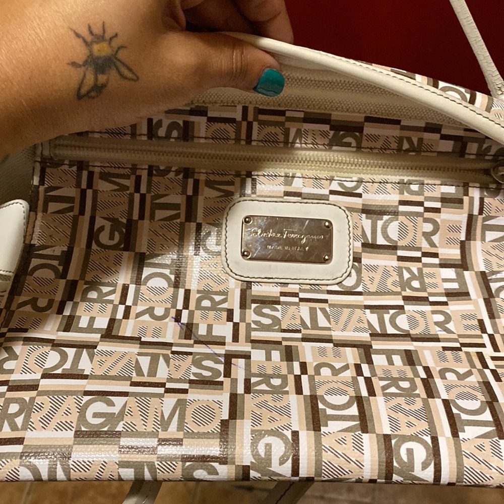 Salvatore Ferragamo bag sale! - Picture 6 of 12